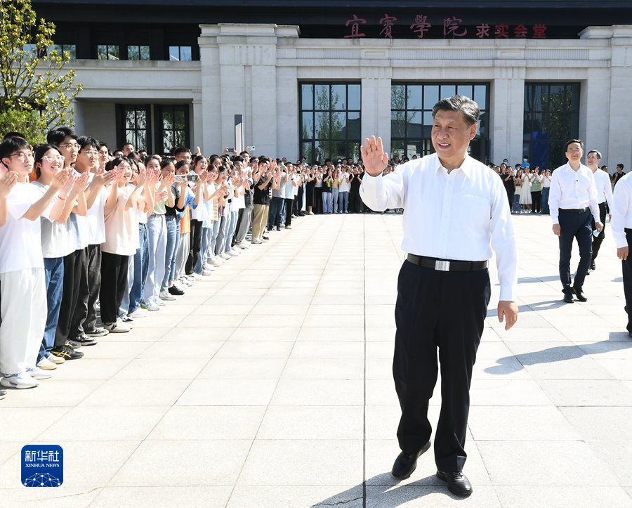 保护三江源，总书记这些话语重心长 发布时间：2022-06-15 10:13:24 | 来源：求是网 | 作者：学而时习 | 责任编辑：李培刚 浩浩黄河、滚滚长江，哺育着中华民族悠久灿烂的文明。保护好